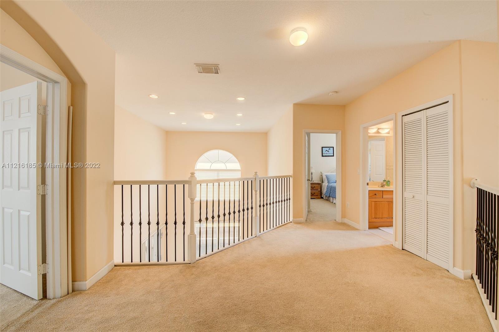 KENDALL COUNTRY ESTATES - Residential