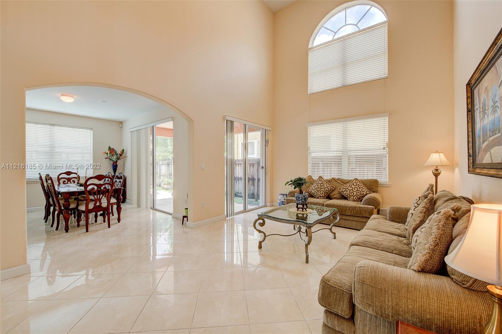 KENDALL COUNTRY ESTATES - Residential
