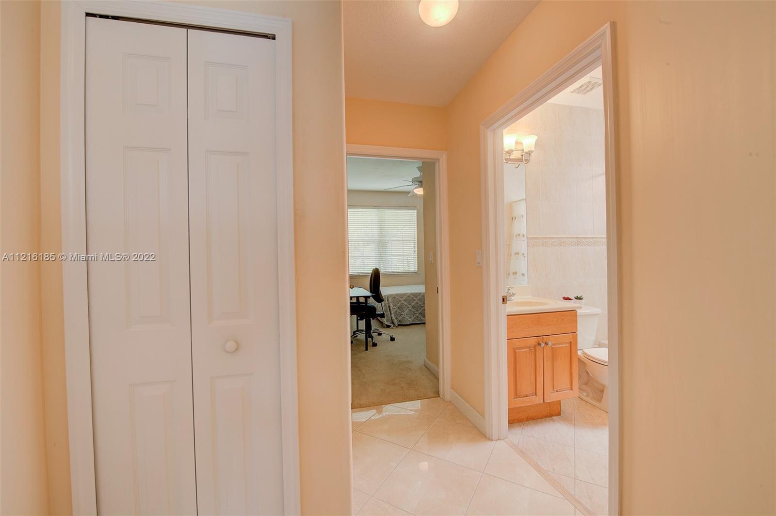 KENDALL COUNTRY ESTATES - Residential