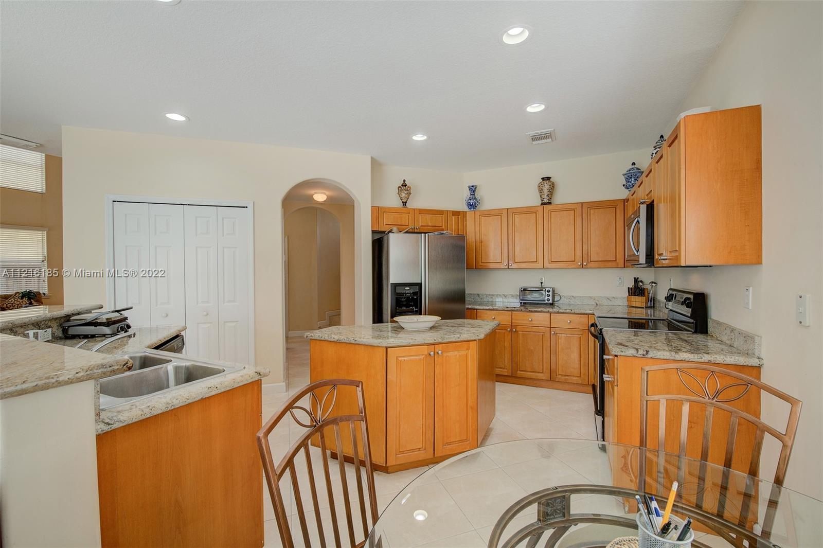 KENDALL COUNTRY ESTATES - Residential