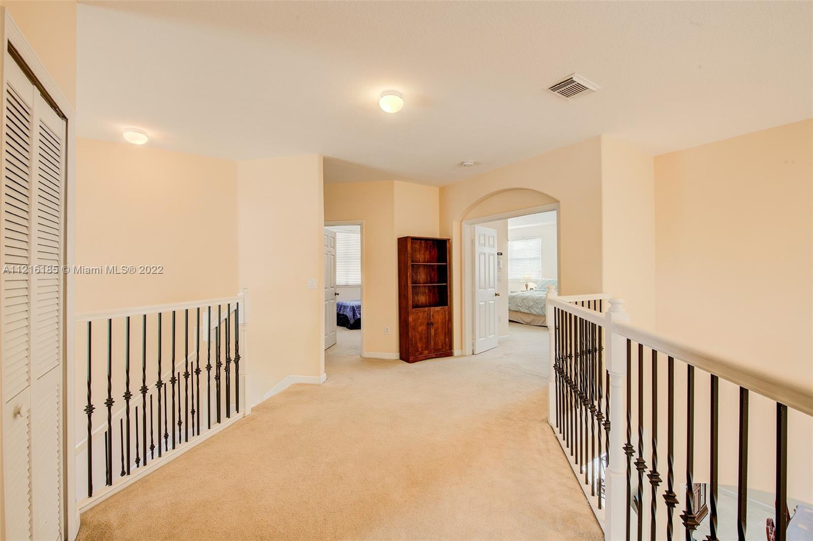 KENDALL COUNTRY ESTATES - Residential