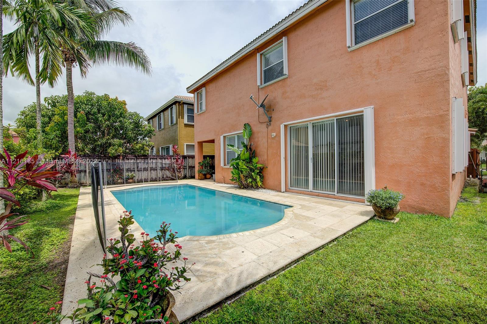 KENDALL COUNTRY ESTATES - Residential