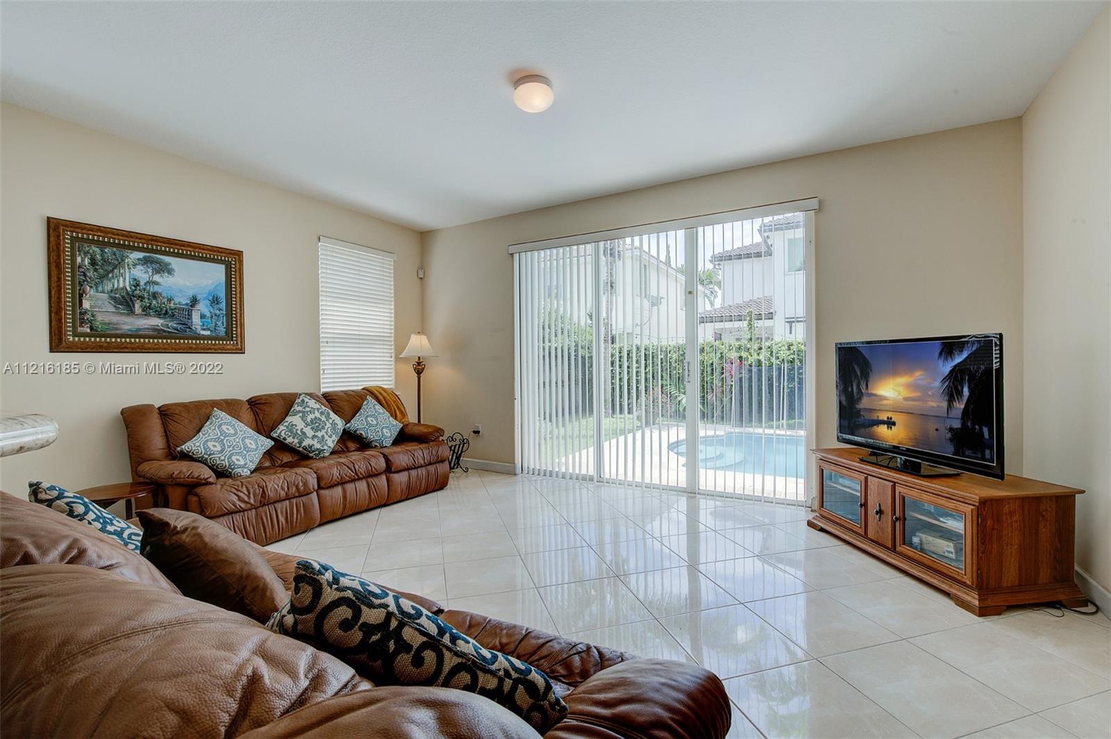 KENDALL COUNTRY ESTATES - Residential