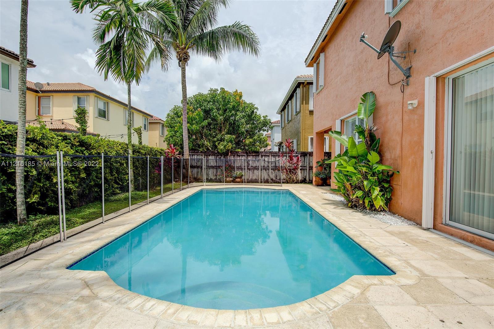 KENDALL COUNTRY ESTATES - Residential