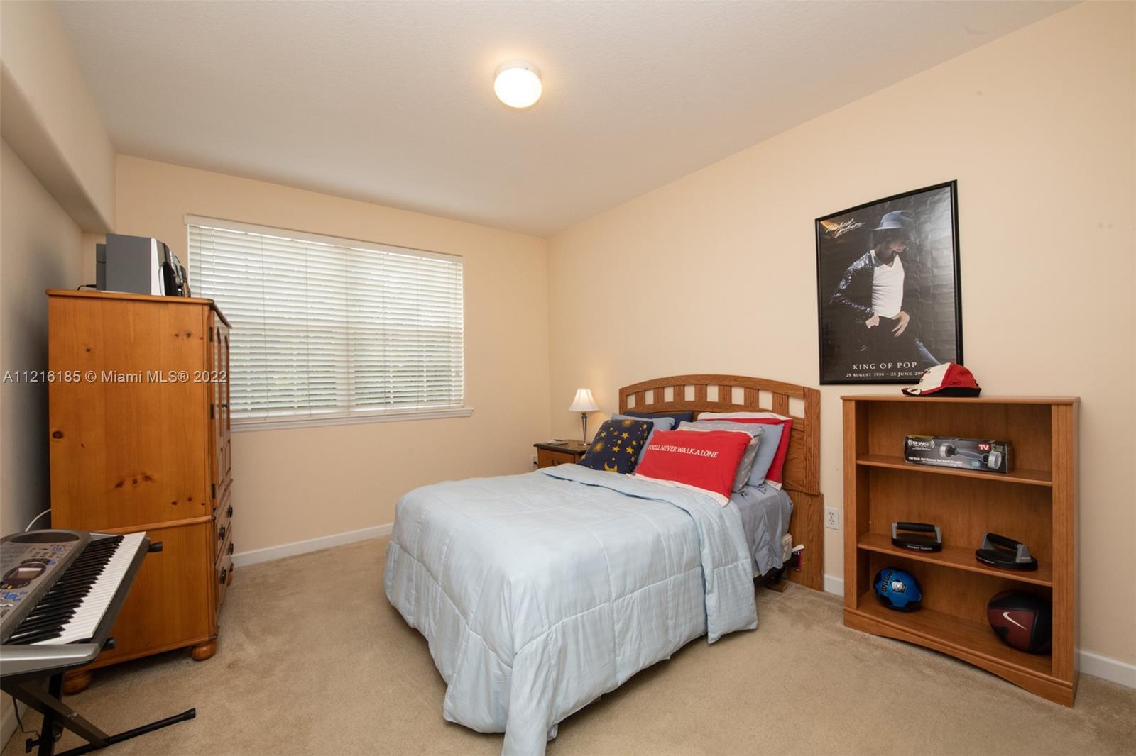 KENDALL COUNTRY ESTATES - Residential