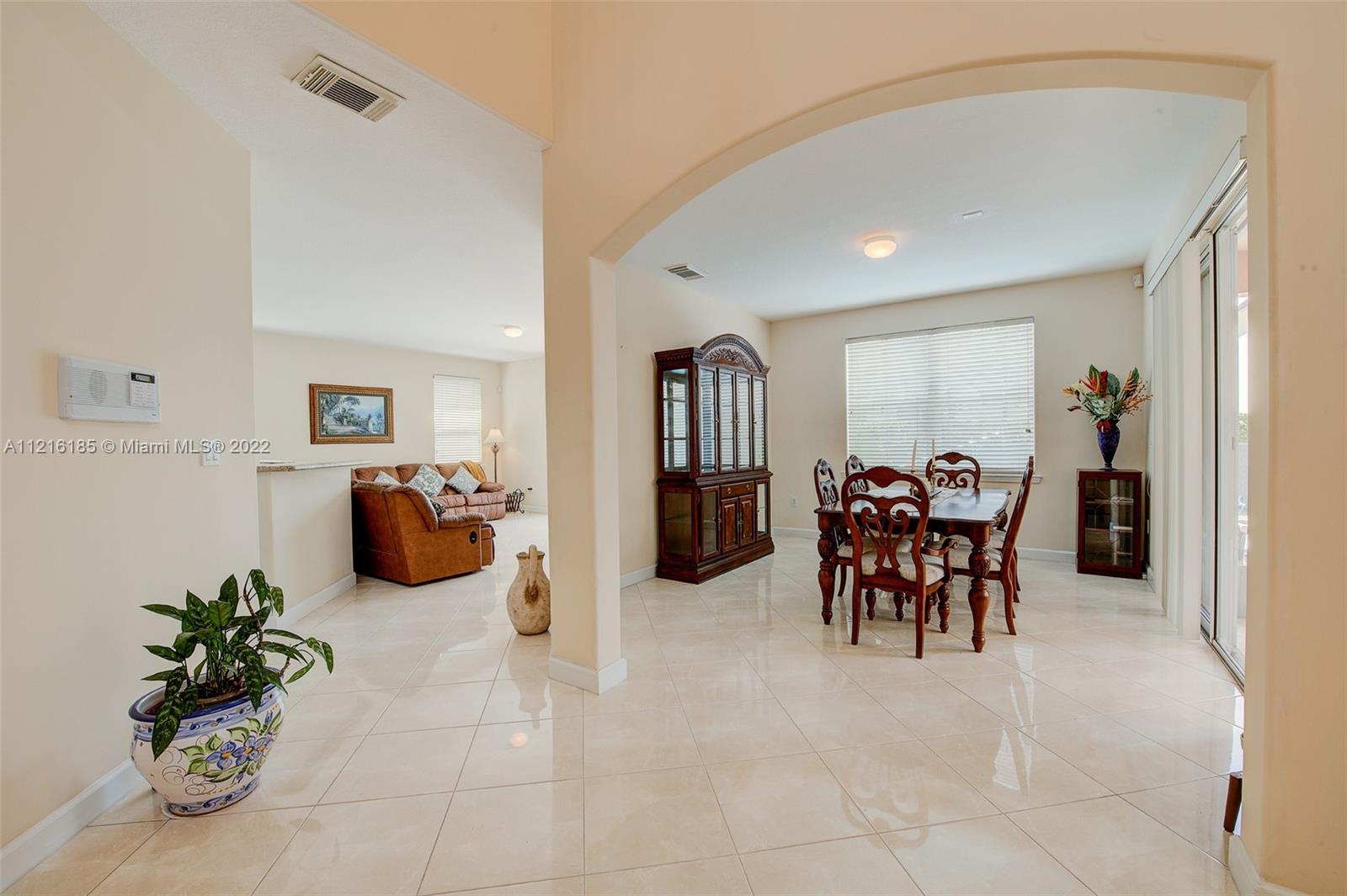 KENDALL COUNTRY ESTATES - Residential