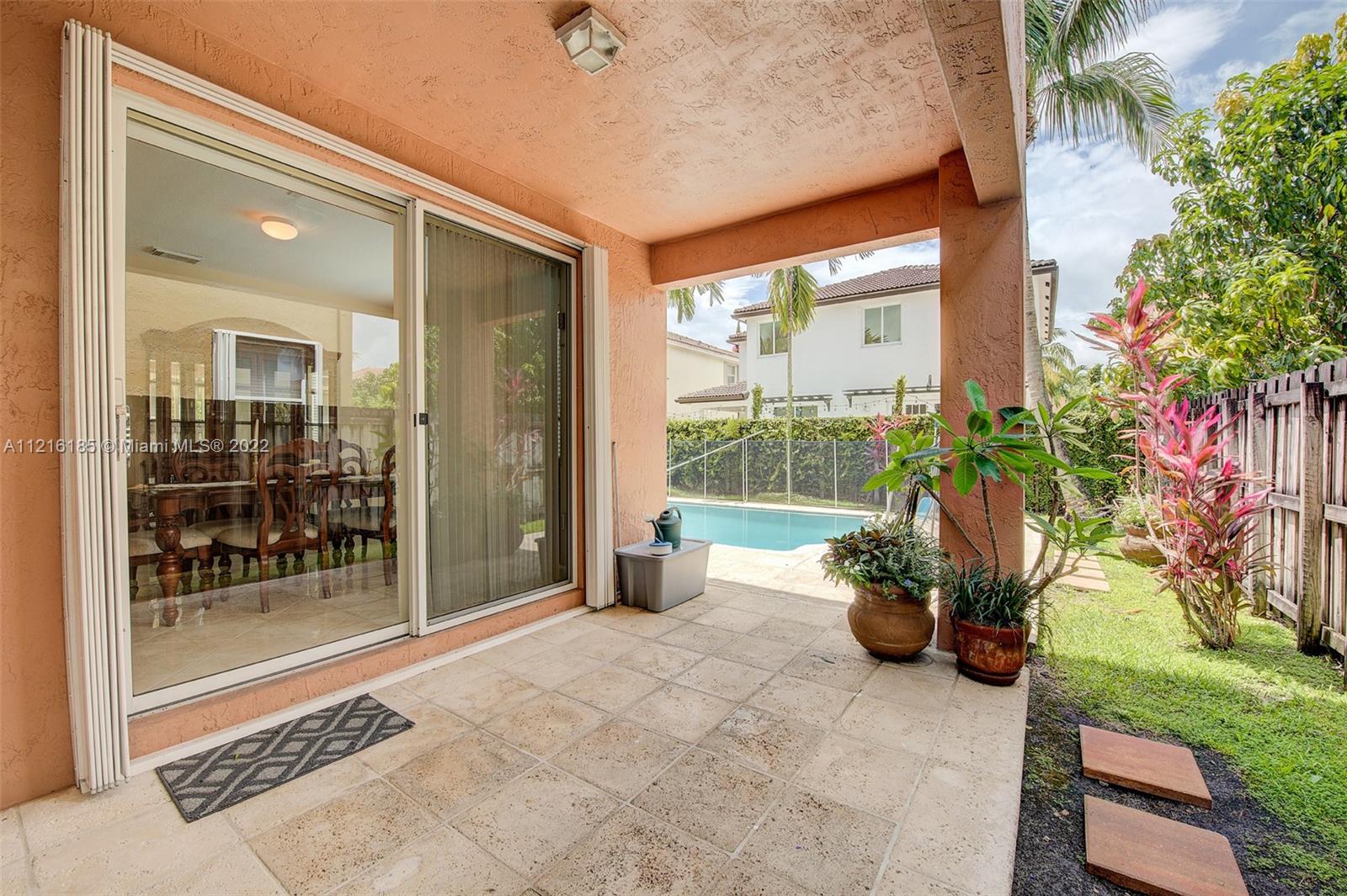 KENDALL COUNTRY ESTATES - Residential