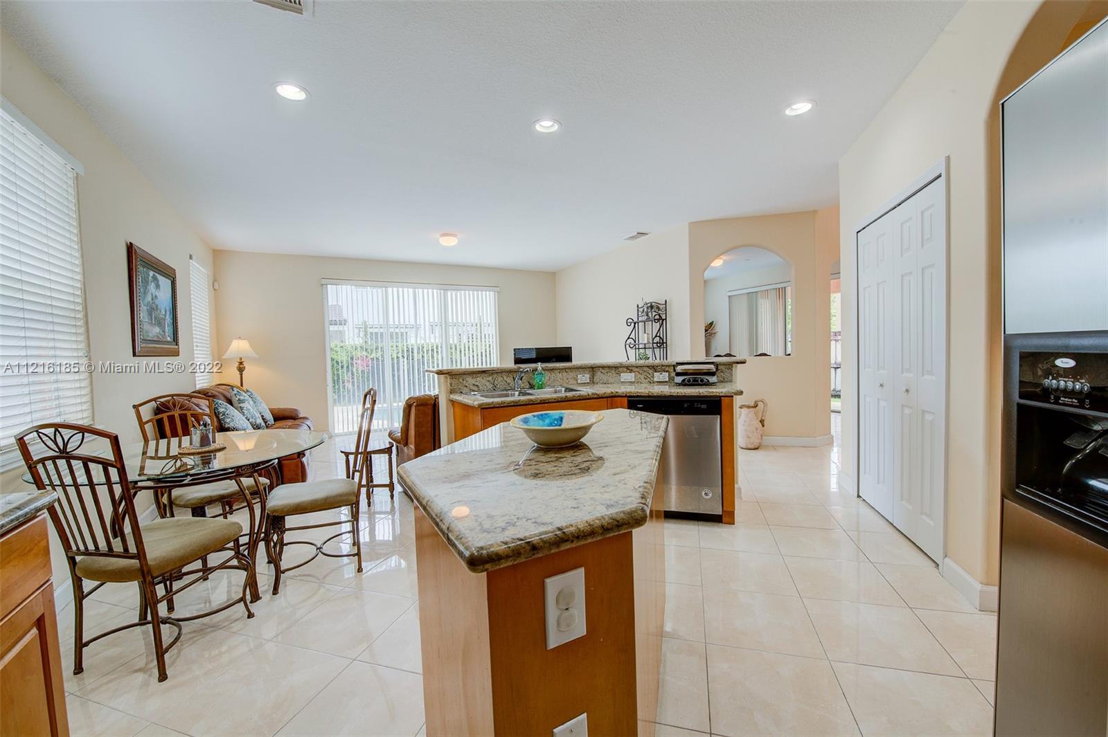 KENDALL COUNTRY ESTATES - Residential