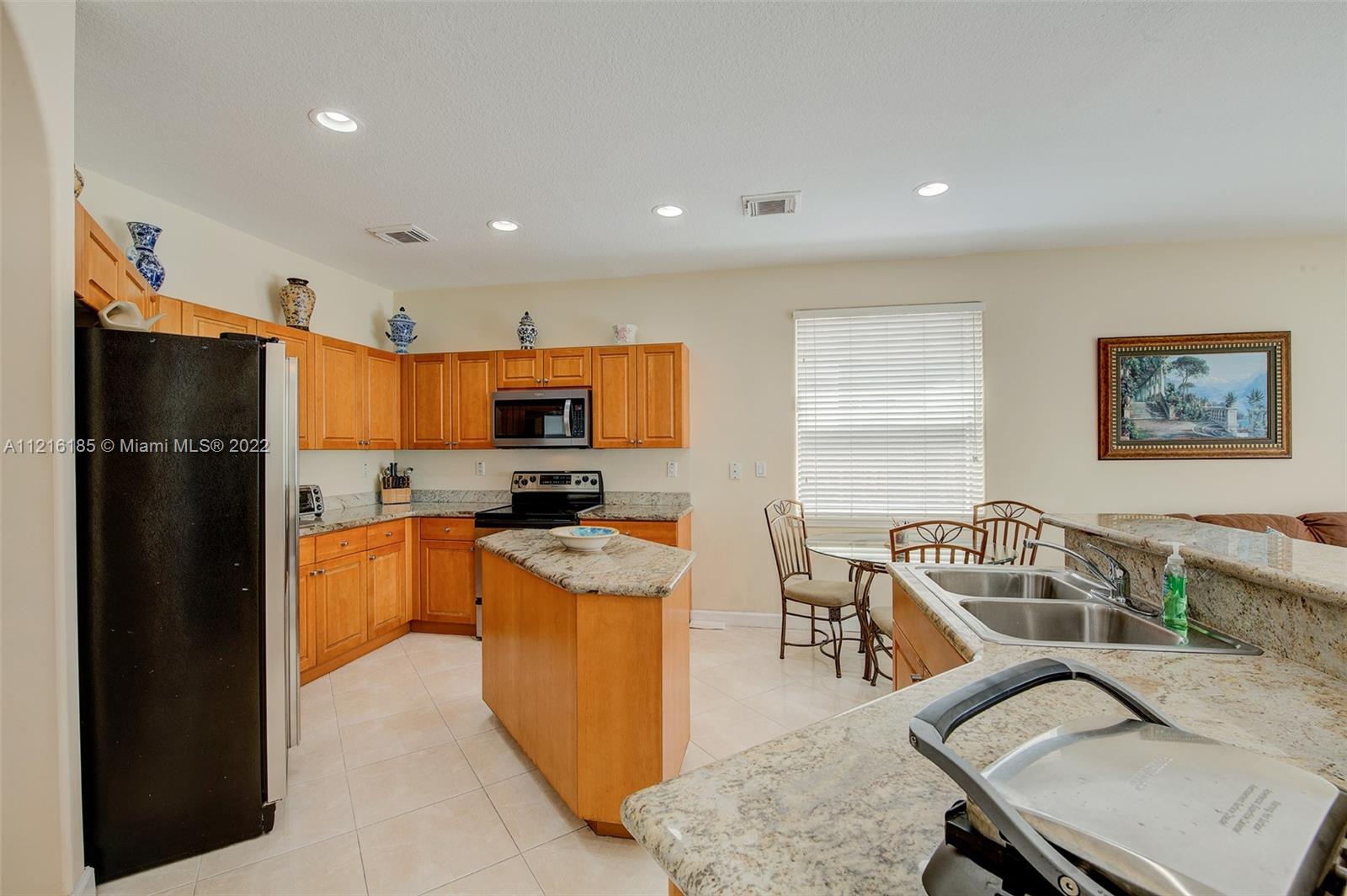 KENDALL COUNTRY ESTATES - Residential