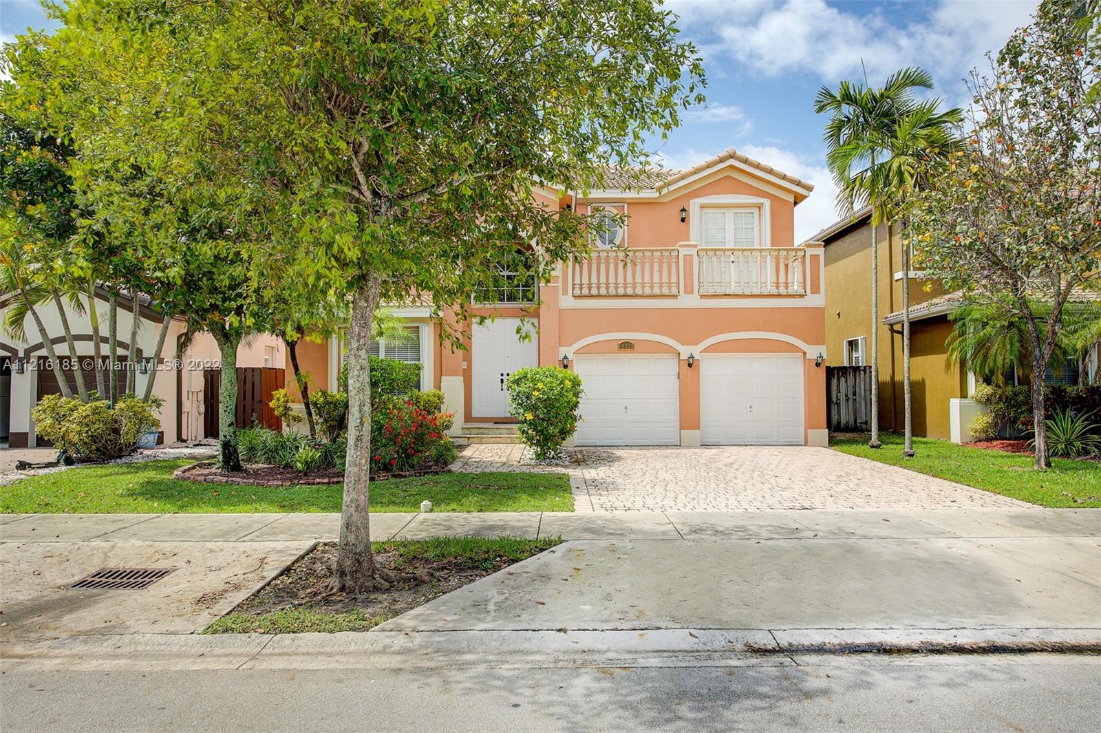 KENDALL COUNTRY ESTATES - Residential