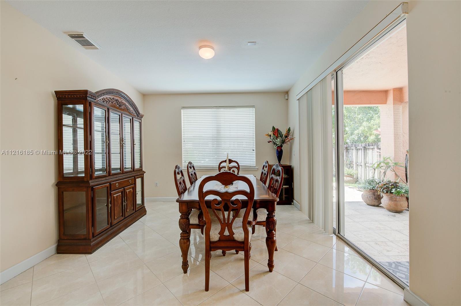 KENDALL COUNTRY ESTATES - Residential