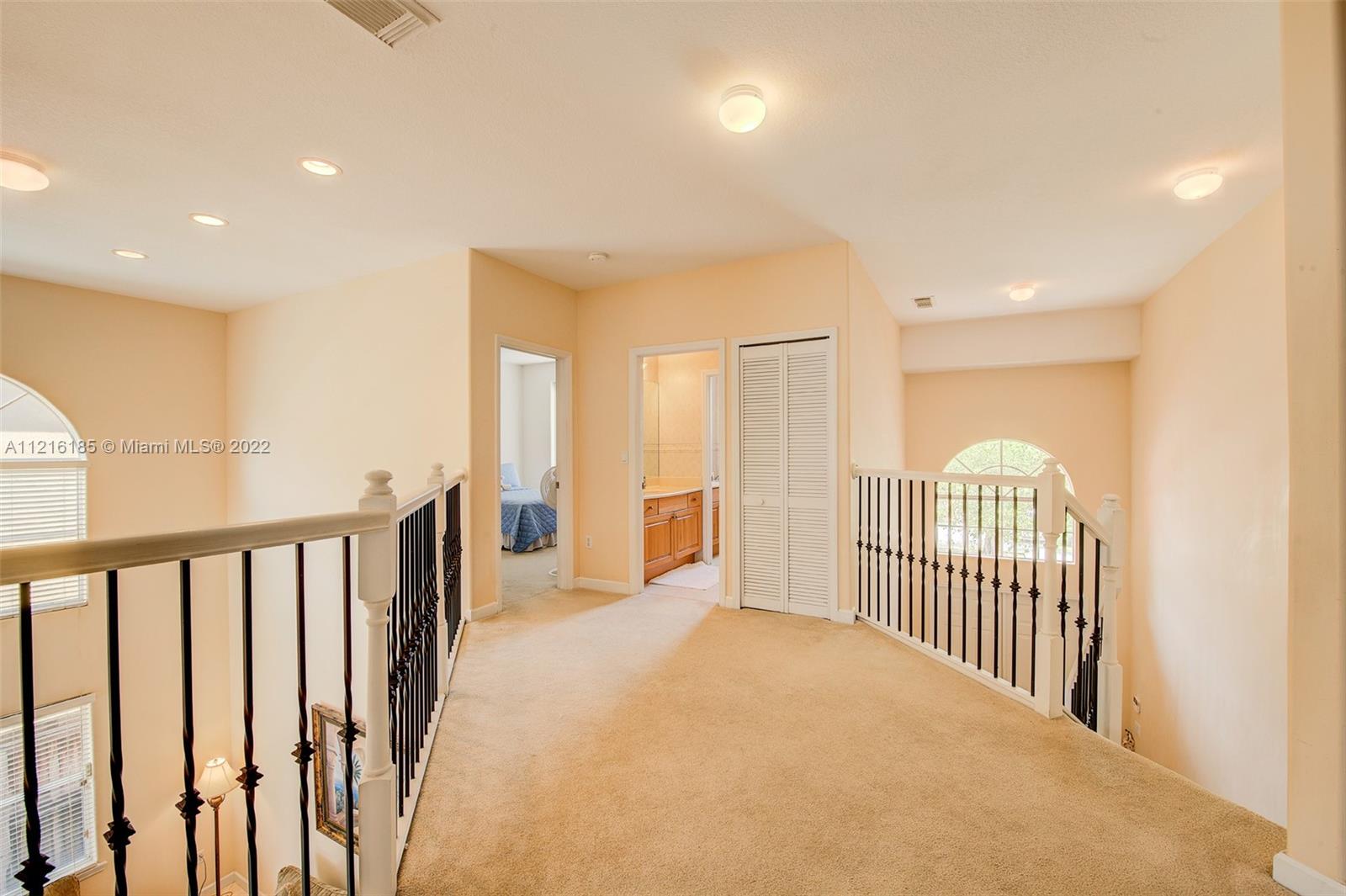 KENDALL COUNTRY ESTATES - Residential