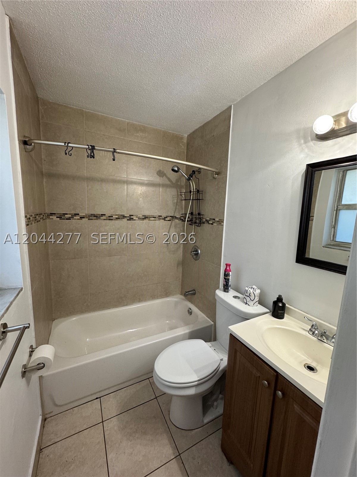 CORAL SPRINGS LAKES - Residential Lease