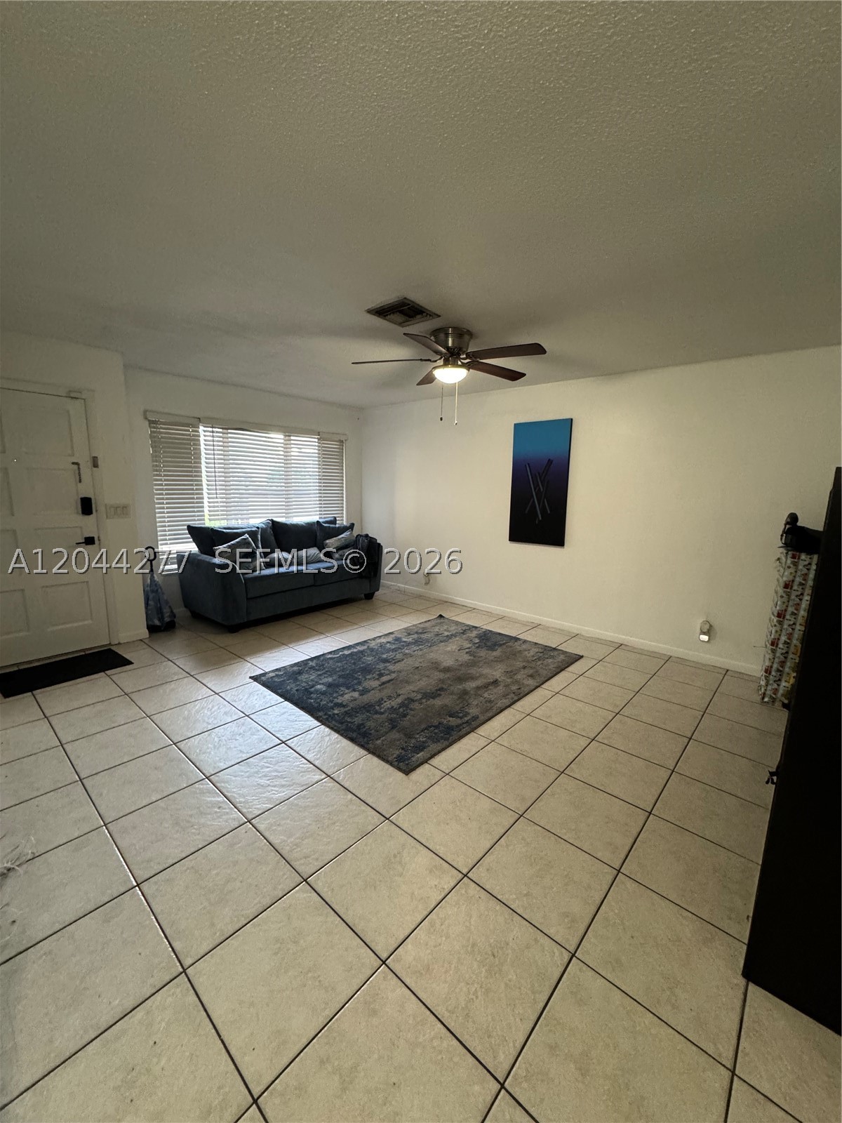 CORAL SPRINGS LAKES - Residential Lease