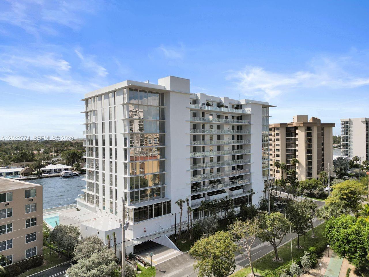 Entourage in the Sun - Residential