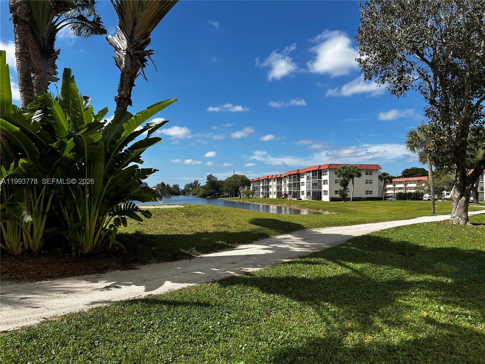 HOLLYBROOK GOLF AND - Residential