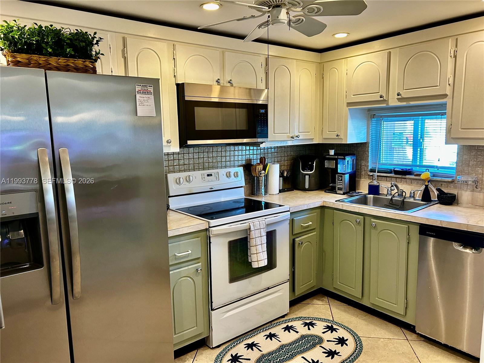 HOLLYBROOK GOLF AND - Residential