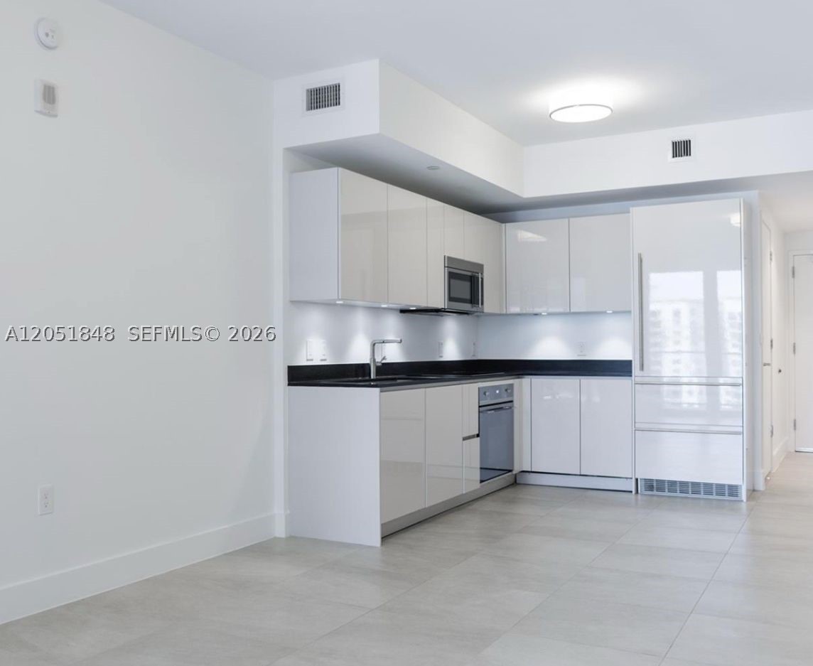 1010 BRICKELL CONDO - Residential Lease