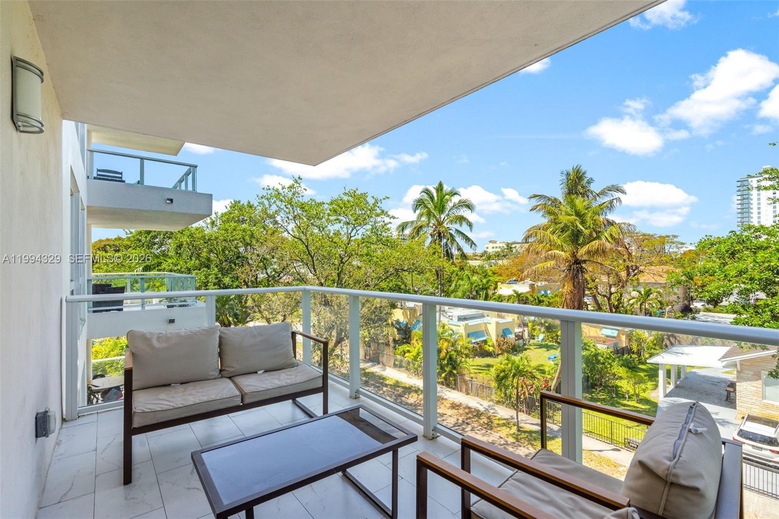 Hollywood 1-21 B - Residential