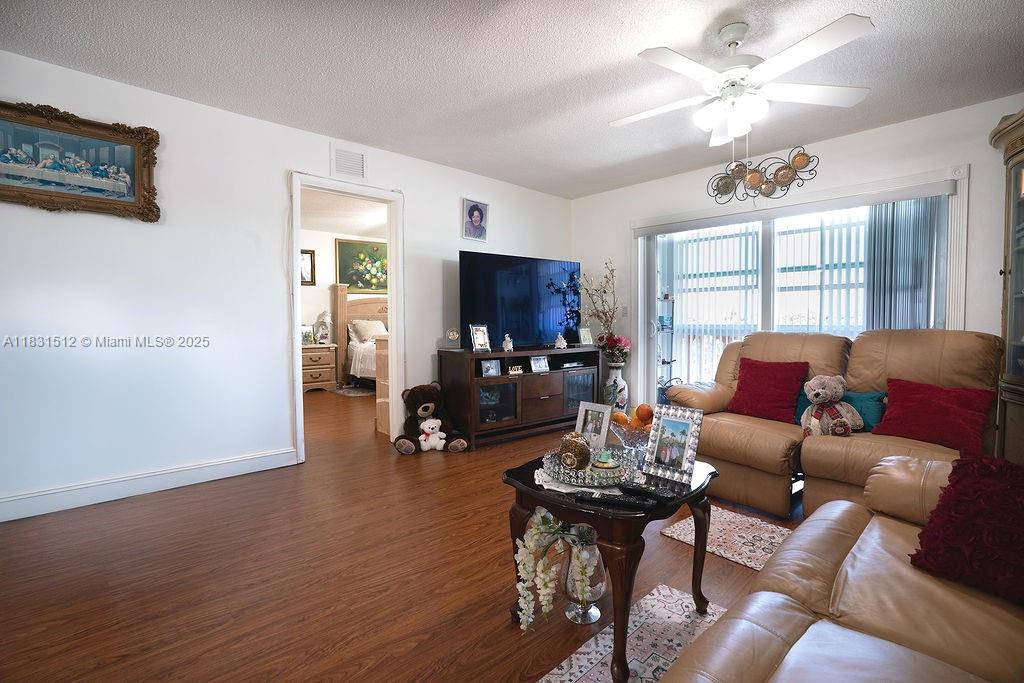 FIRST GULFSTREAM GARDEN - Residential Lease