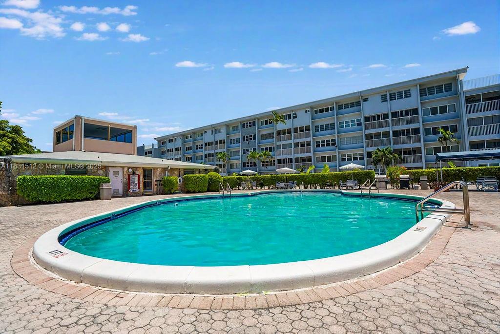FIRST GULFSTREAM GARDEN - Residential Lease