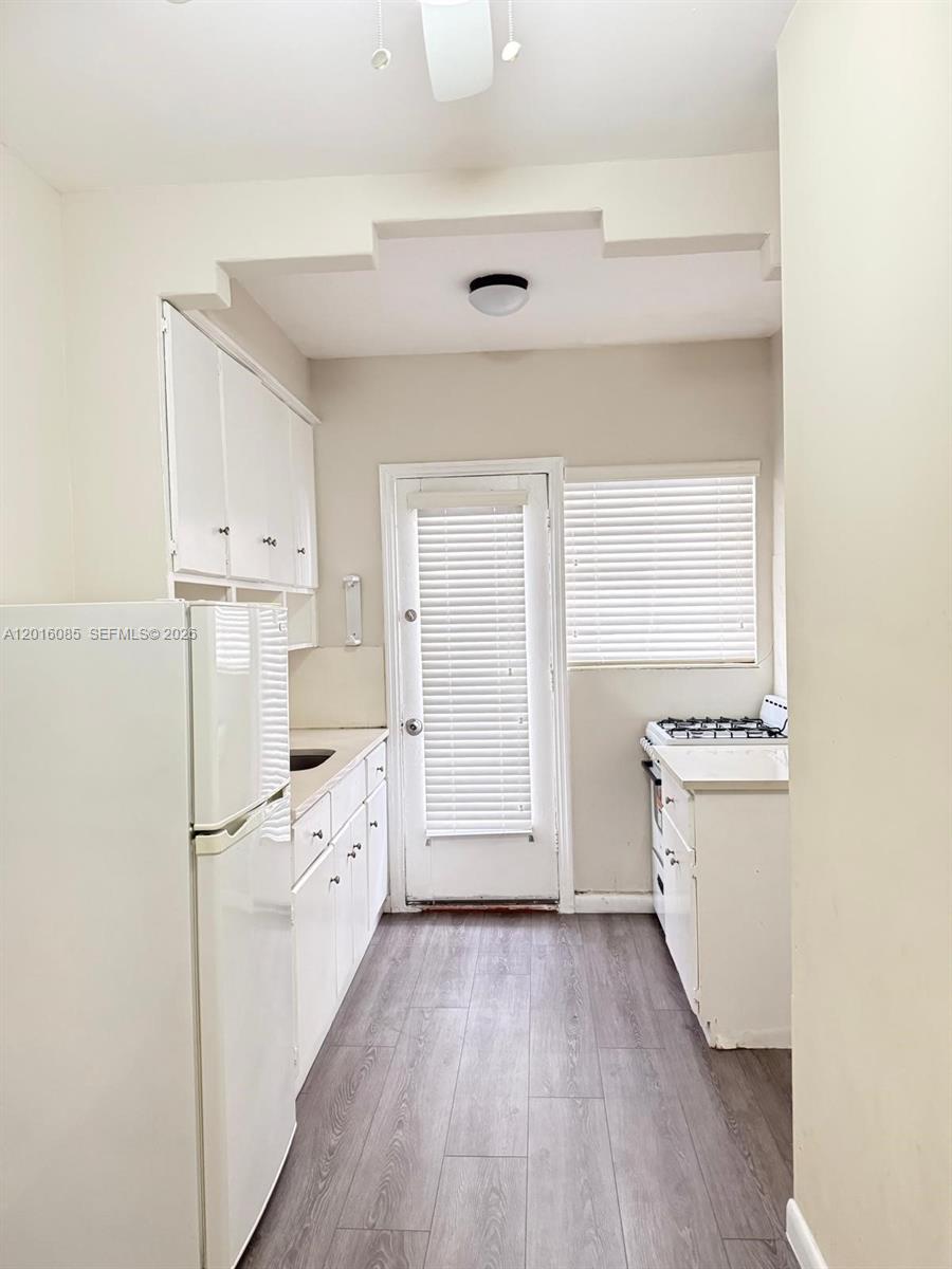 Beautiful and well-maintained unit located in the heart of Miami Beach. This charming residence offers a functional layout with abundant natural light, a comfortable living space, and a great atmosphere throughout. Ideally situated just minutes from the beach, shopping, dining, and entertainment, providing the perfect combination of convenience and lifestyle. The building is well-kept and offers a desirable residential environment in a prime location. Ideal for end-users or investors.

Information is deemed reliable but not guaranteed and must be verified by the buyer’s agent.