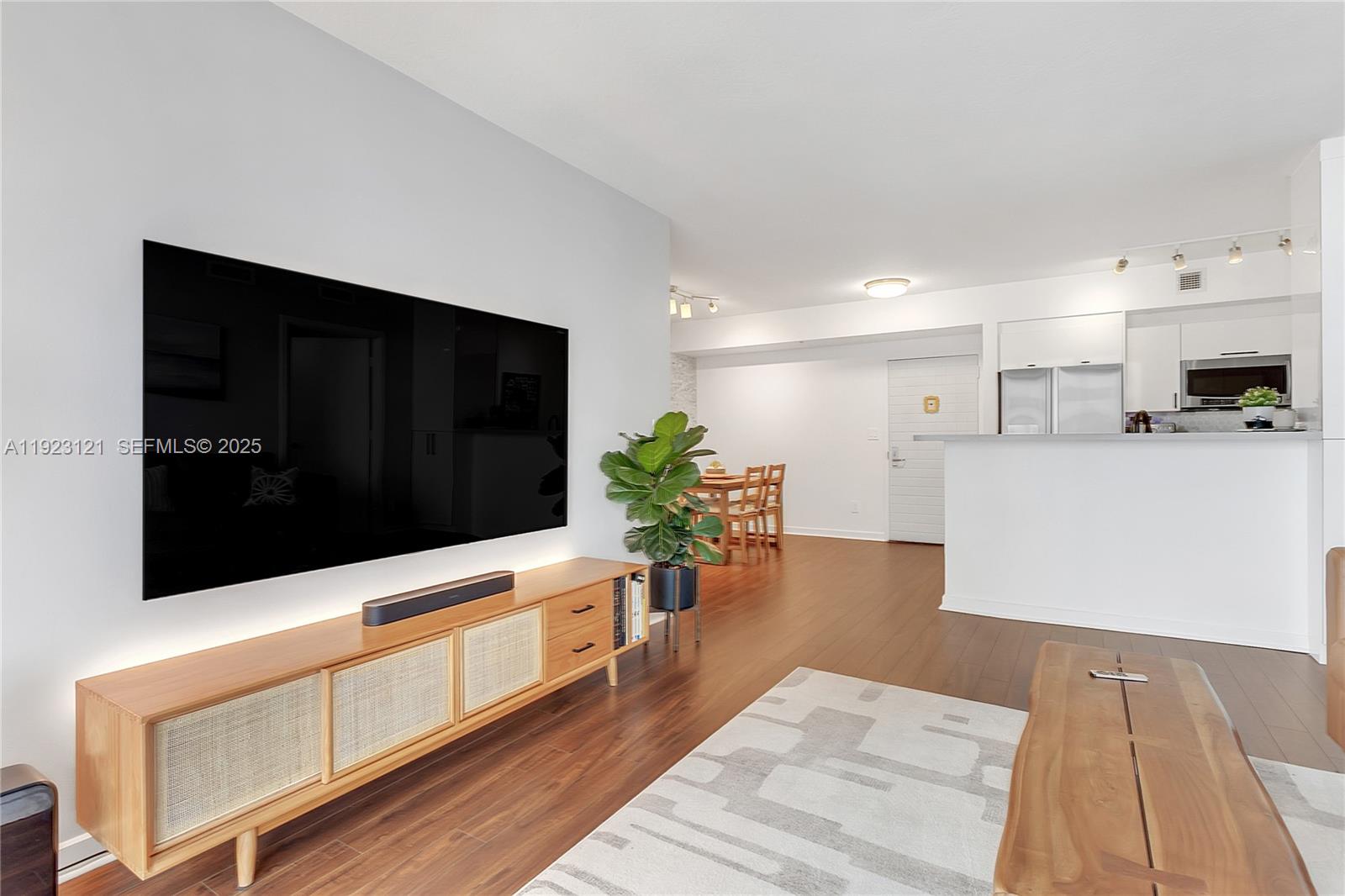 ONE MIAMI EAST CONDO - Residential Lease