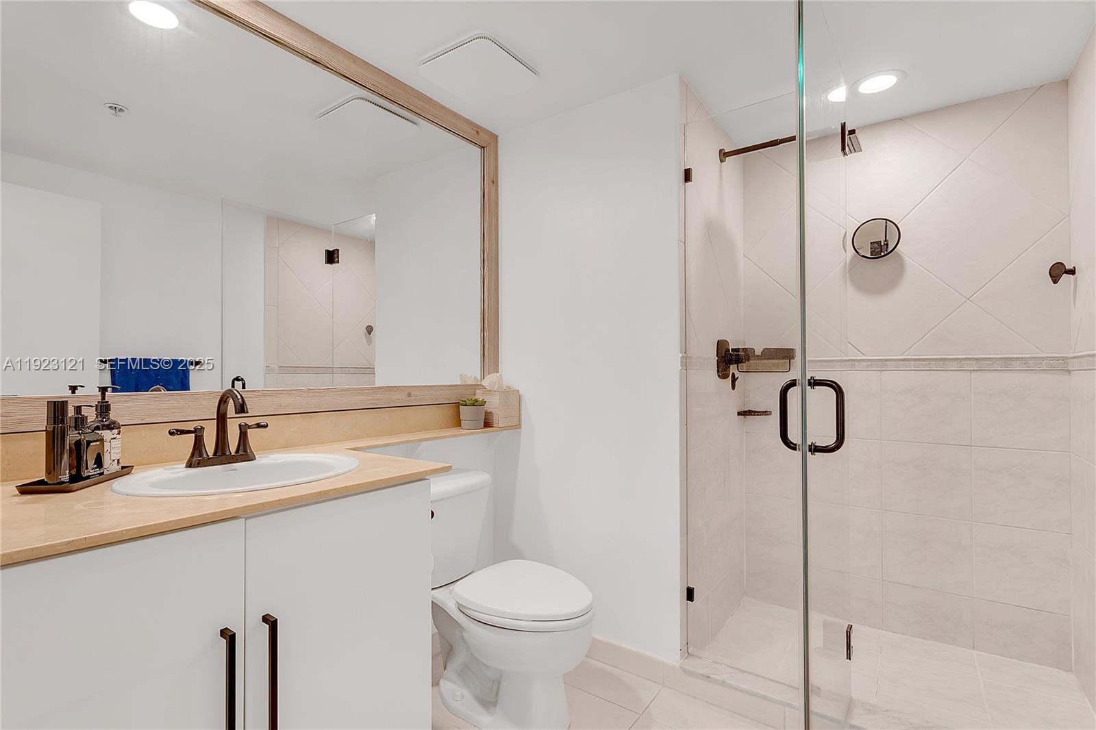ONE MIAMI EAST CONDO - Residential Lease