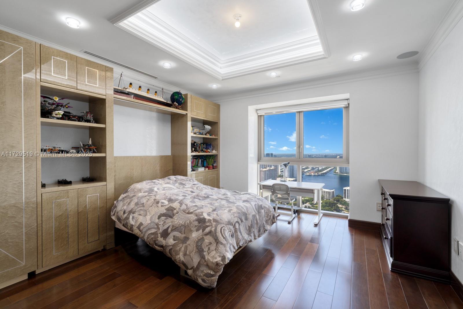 17749 COLLINS AVENUE COND - Residential