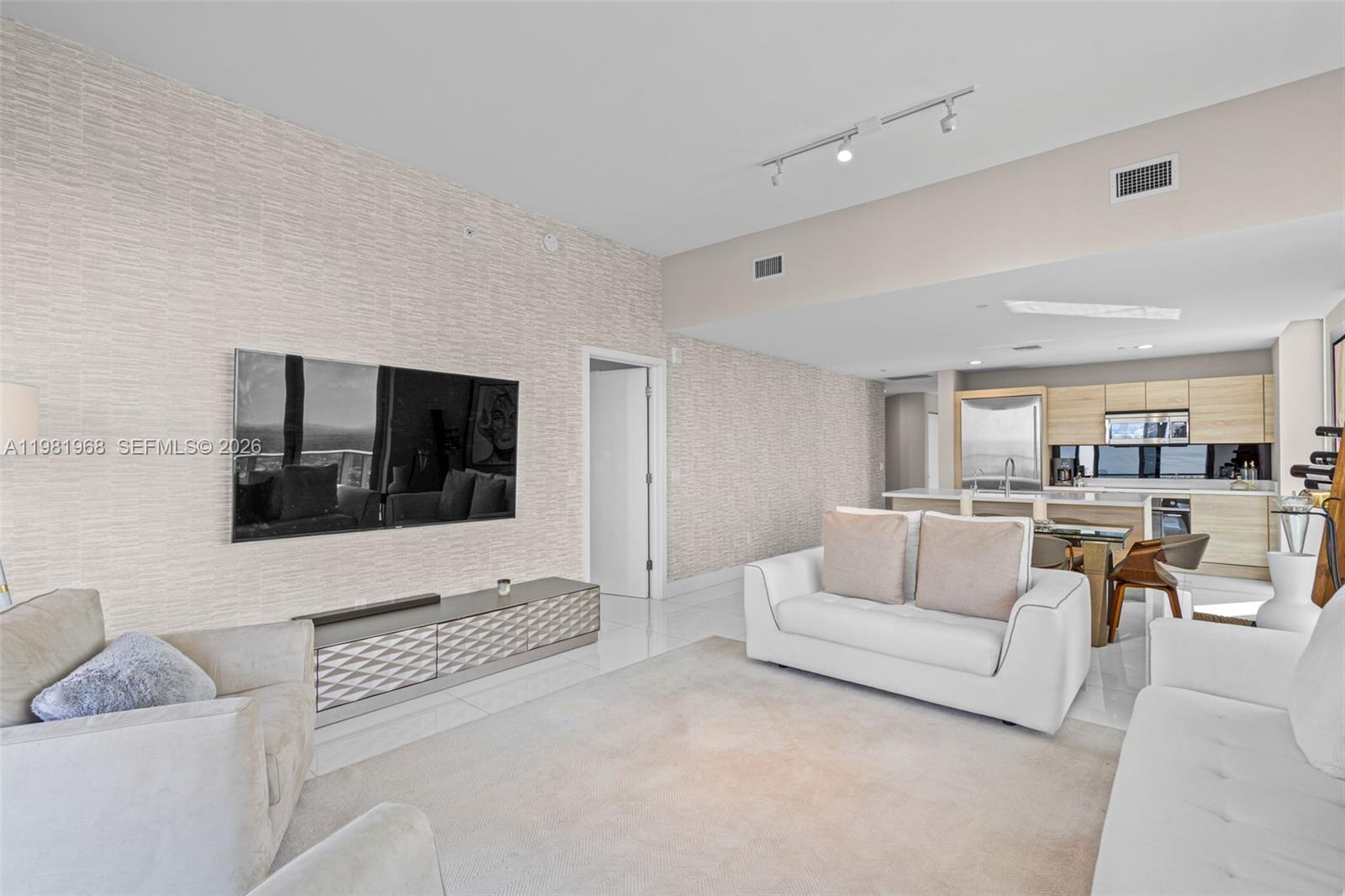 THE HARBOUR NORTH CONDO - Residential