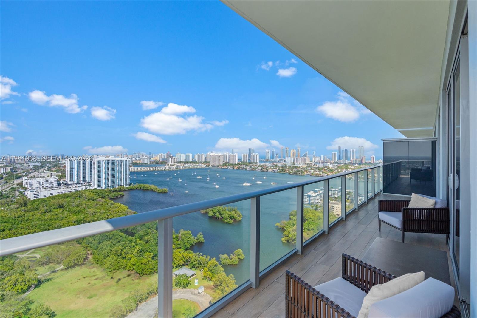 THE HARBOUR NORTH CONDO - Residential