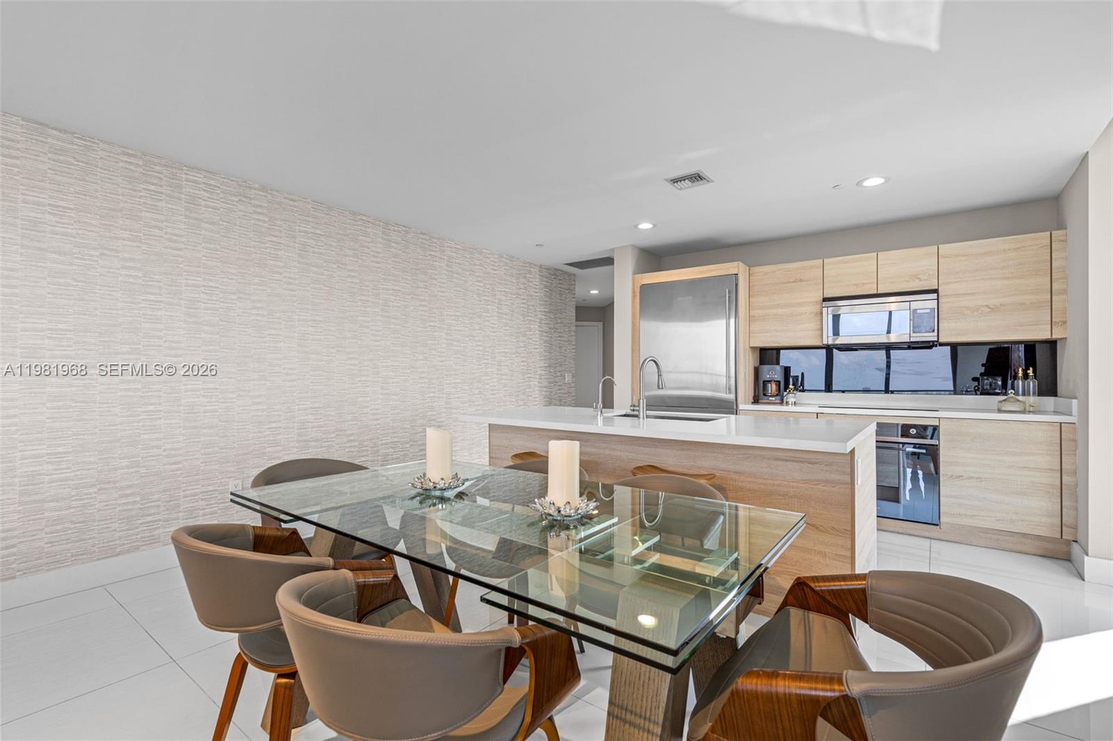 THE HARBOUR NORTH CONDO - Residential