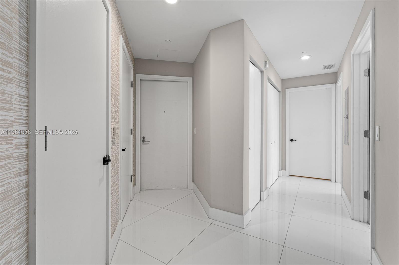 THE HARBOUR NORTH CONDO - Residential