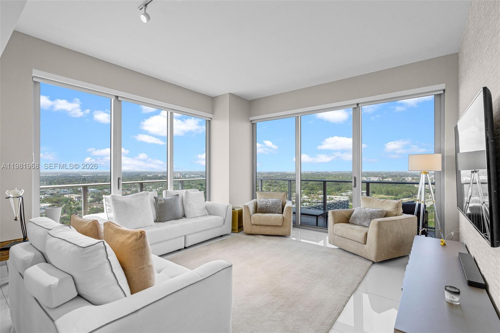 THE HARBOUR NORTH CONDO - Residential