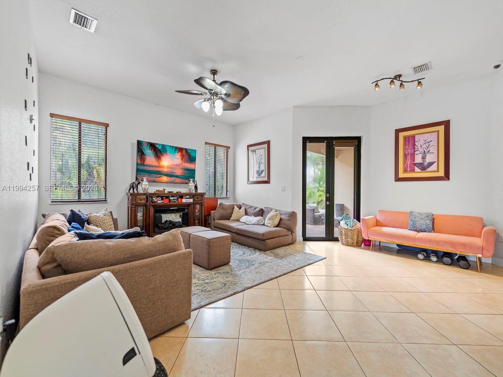 CUTLER CAY - Residential