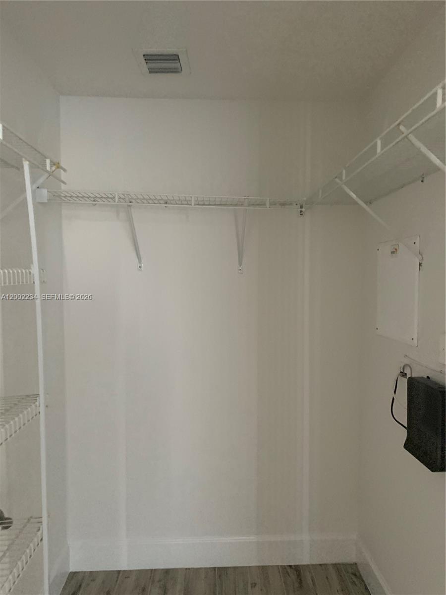 RADIUS CONDO - Residential Lease
