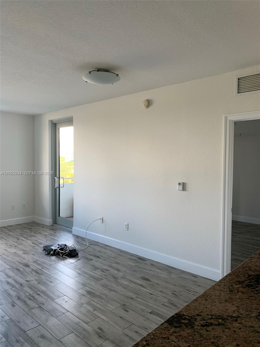 RADIUS CONDO - Residential Lease