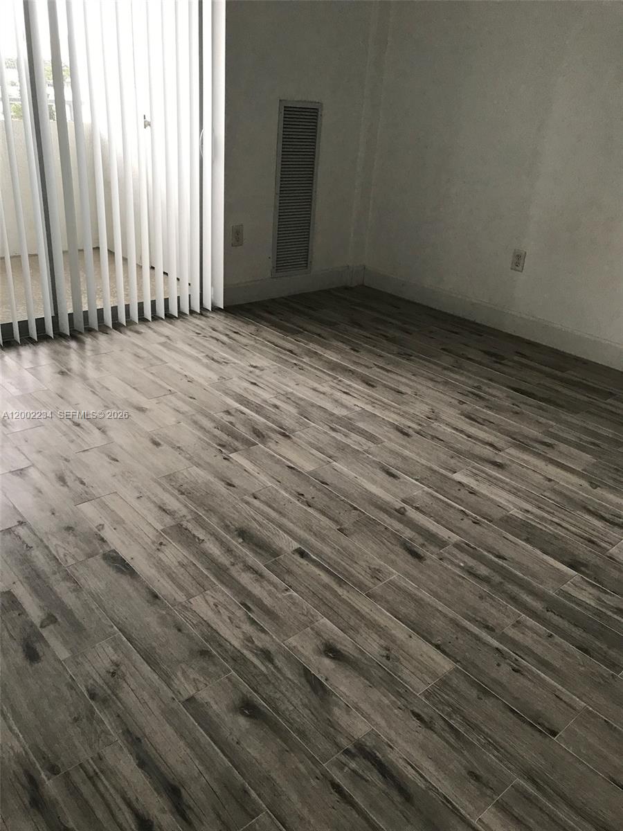 RADIUS CONDO - Residential Lease