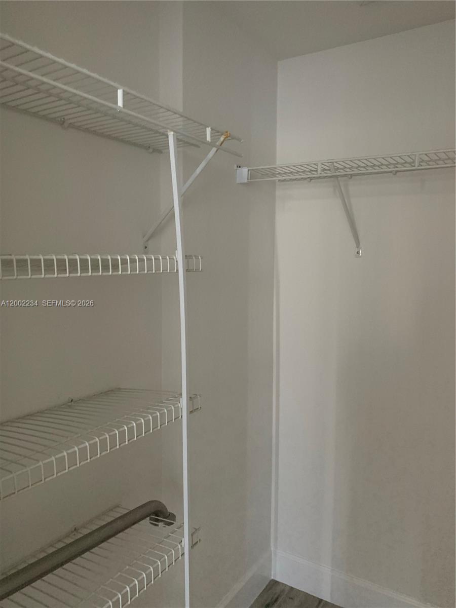 RADIUS CONDO - Residential Lease