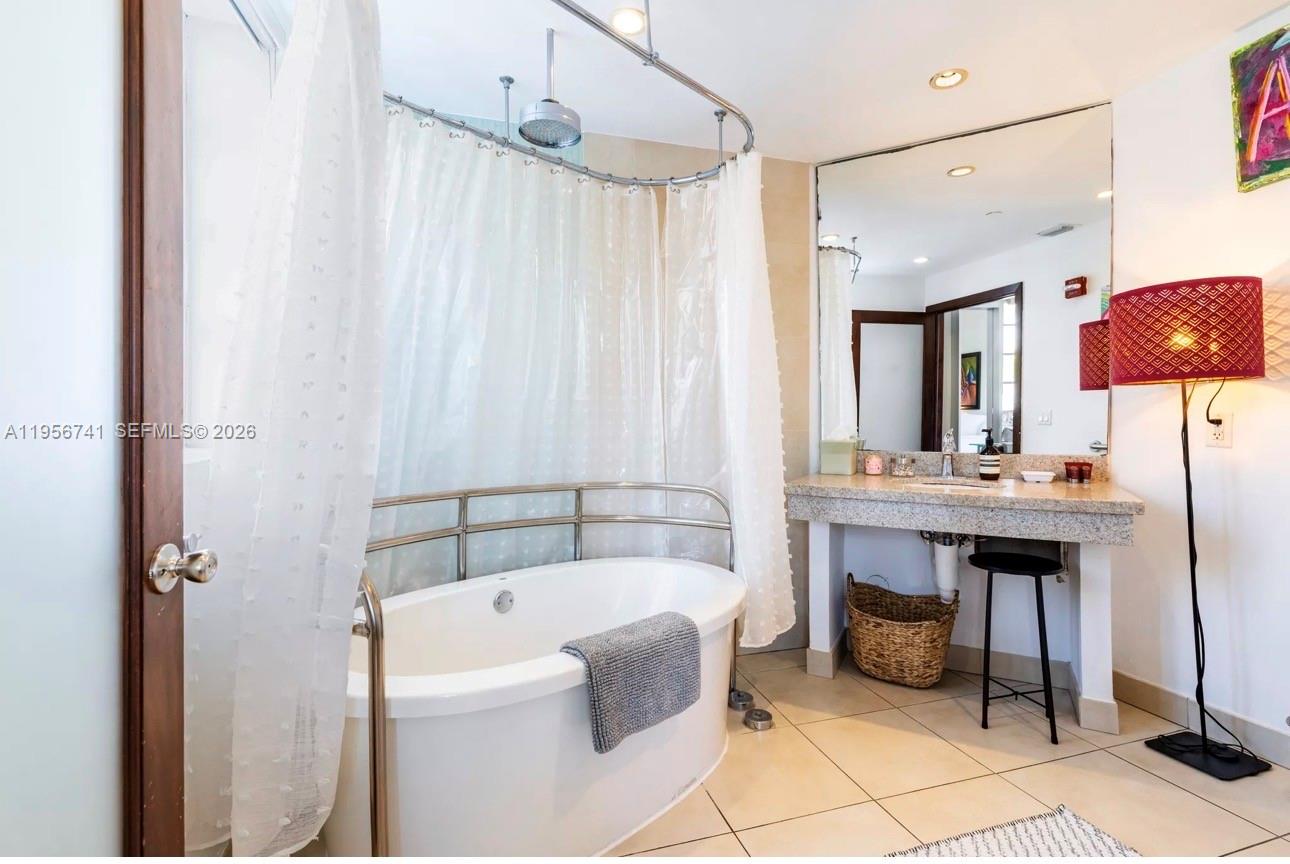 THE STRAND ON OCEAN DRIVE - Residential