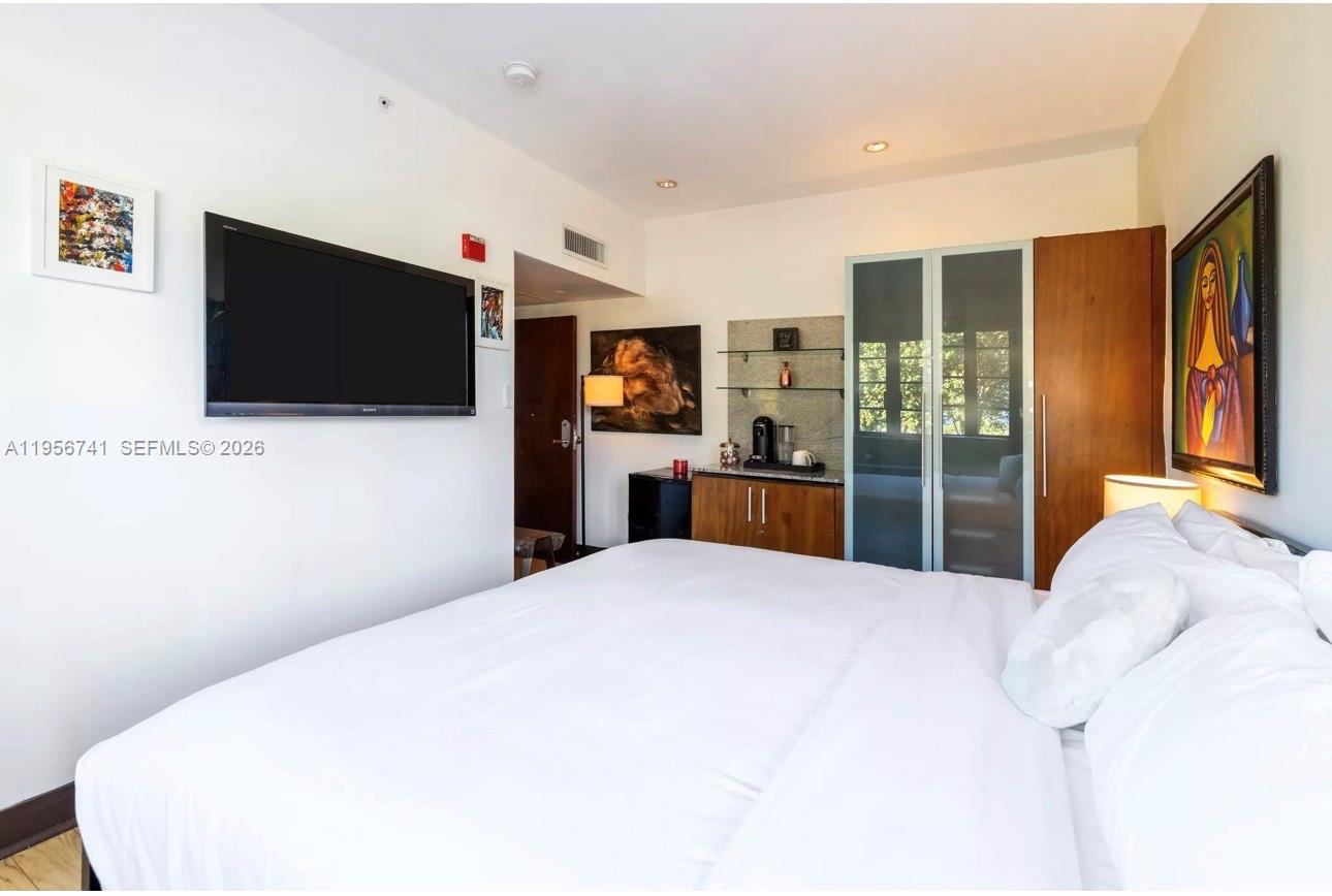 THE STRAND ON OCEAN DRIVE - Residential