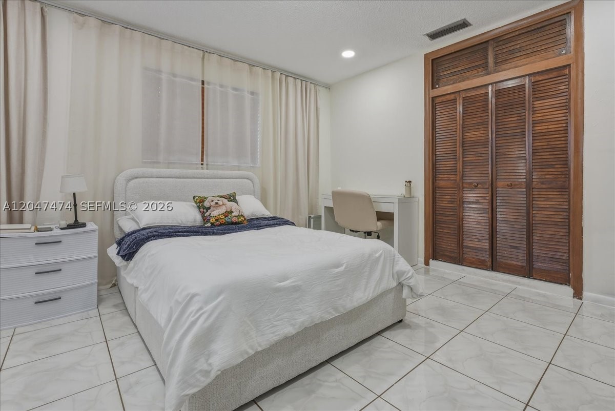 PALM SPRINGS LAKES 5TH AD - Residential