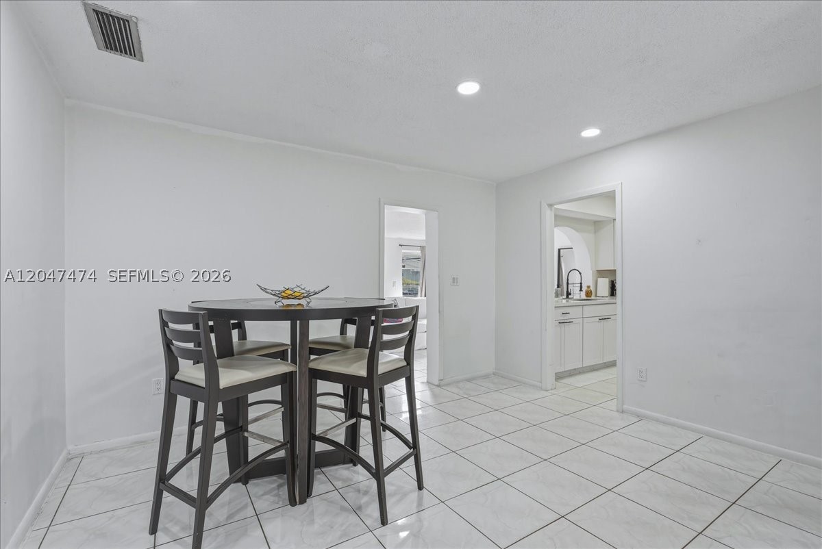 PALM SPRINGS LAKES 5TH AD - Residential