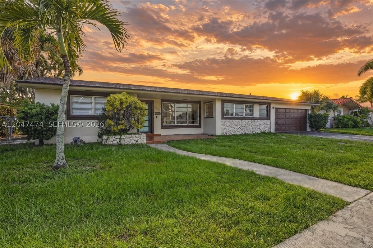 PALM SPRINGS LAKES 5TH AD - Residential