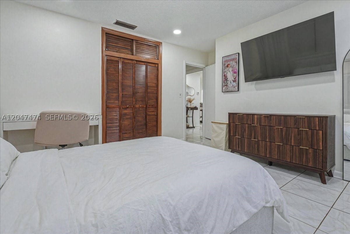 PALM SPRINGS LAKES 5TH AD - Residential