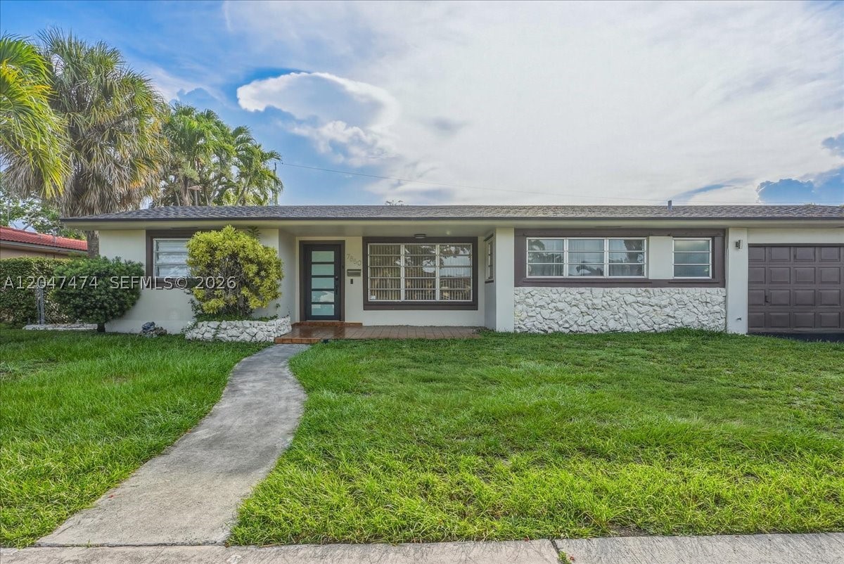 PALM SPRINGS LAKES 5TH AD - Residential