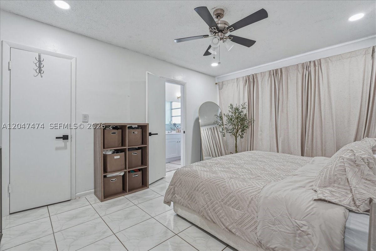 PALM SPRINGS LAKES 5TH AD - Residential