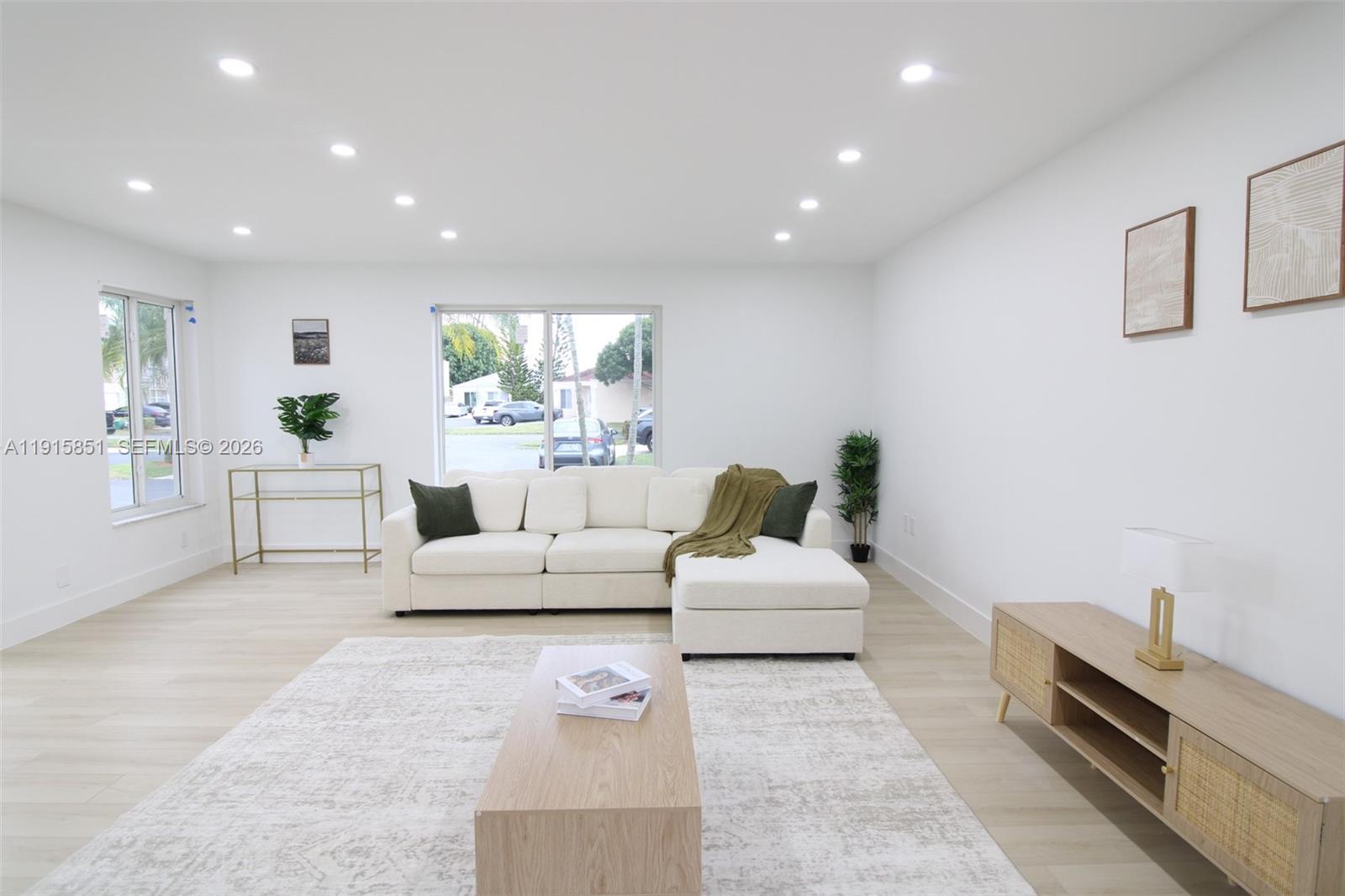 LAKES BY THE BAY SEC 5 - Residential