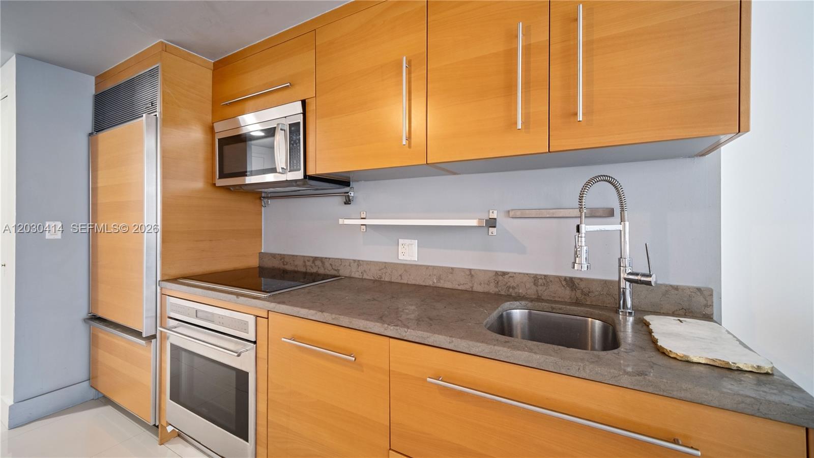 ICONBRICKELL CONDO NO 1 - Residential Lease