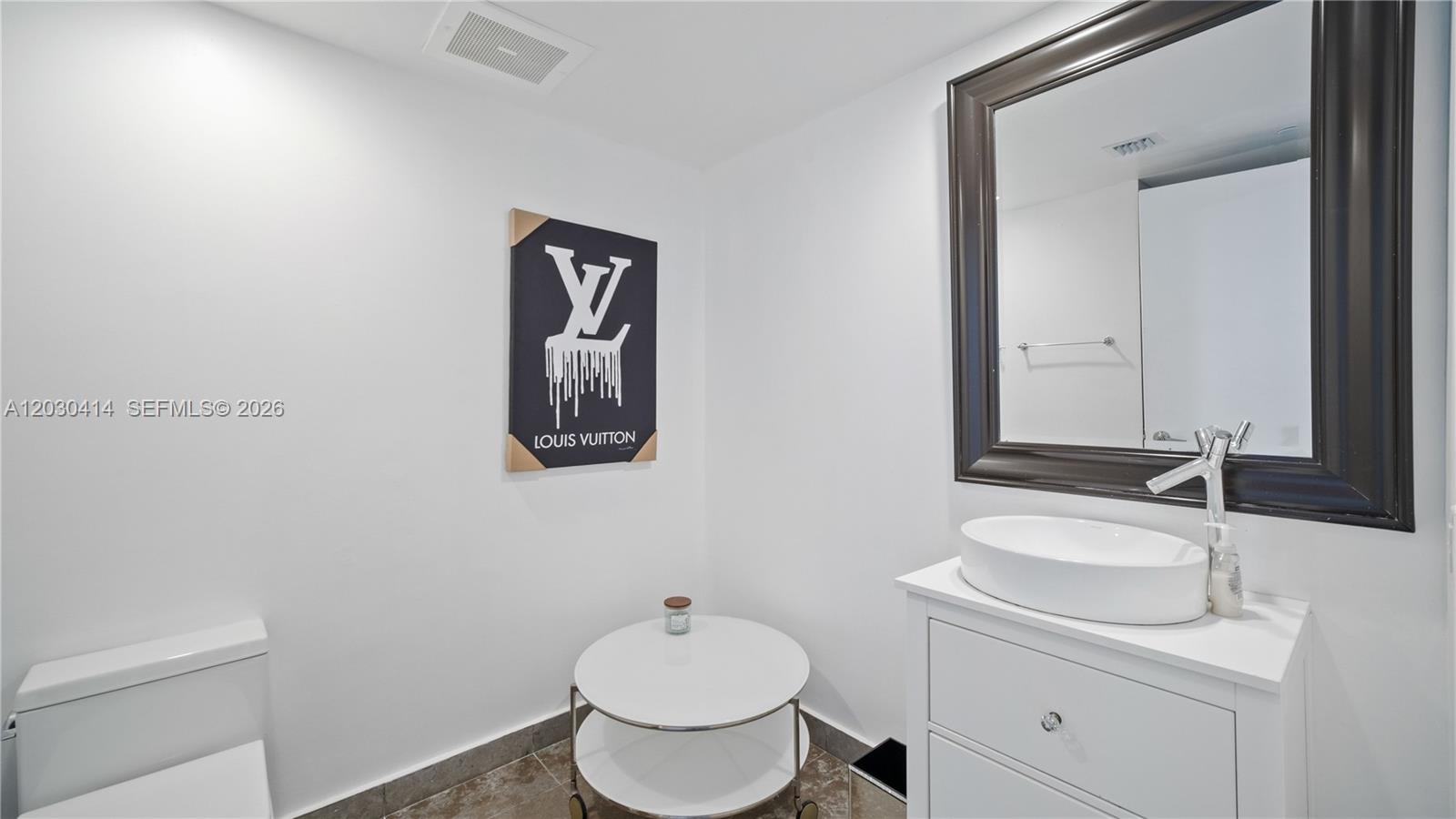 ICONBRICKELL CONDO NO 1 - Residential Lease